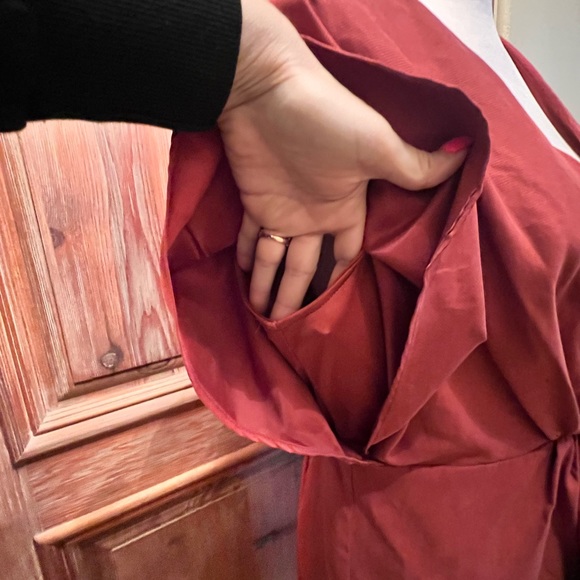 NWOT JULIA JORDAN Flutter Sleeve Twist Front Dress Rust Color - Picture 5 of 16